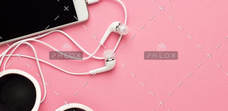 Home demo attachment 780 studio shot of white accessories on pink back 7e4jtgc@2x